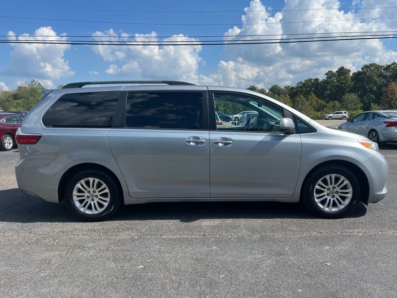 Toyota Sienna  2017 Toyota Sienna  2017