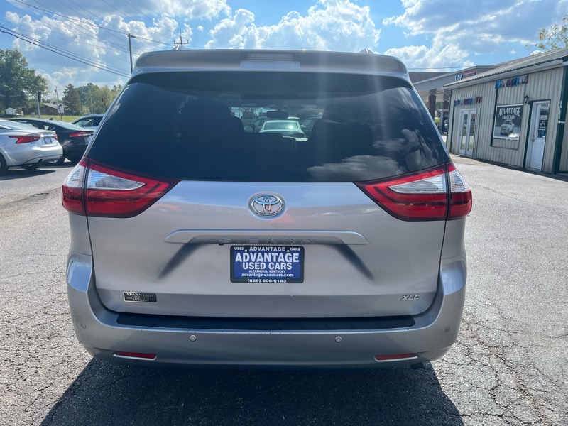 Toyota Sienna  2017 Toyota Sienna  2017