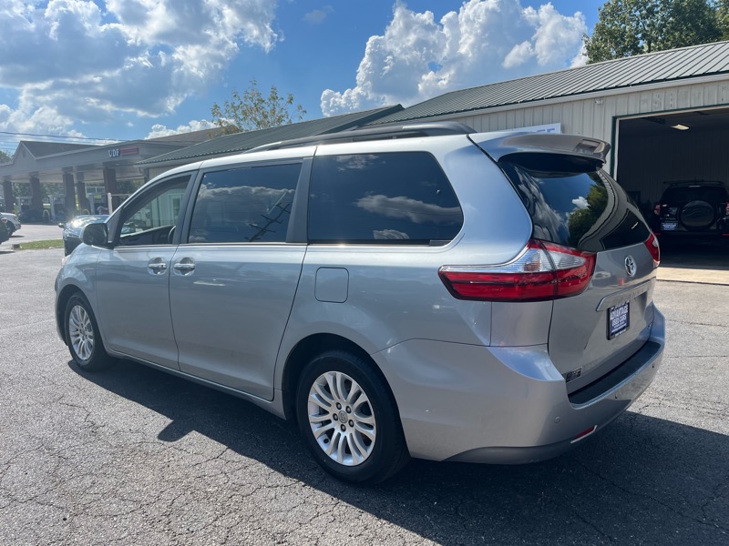 Toyota Sienna  2017 Toyota Sienna  2017