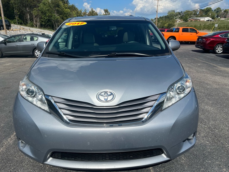 Toyota Sienna  2017 Toyota Sienna  2017