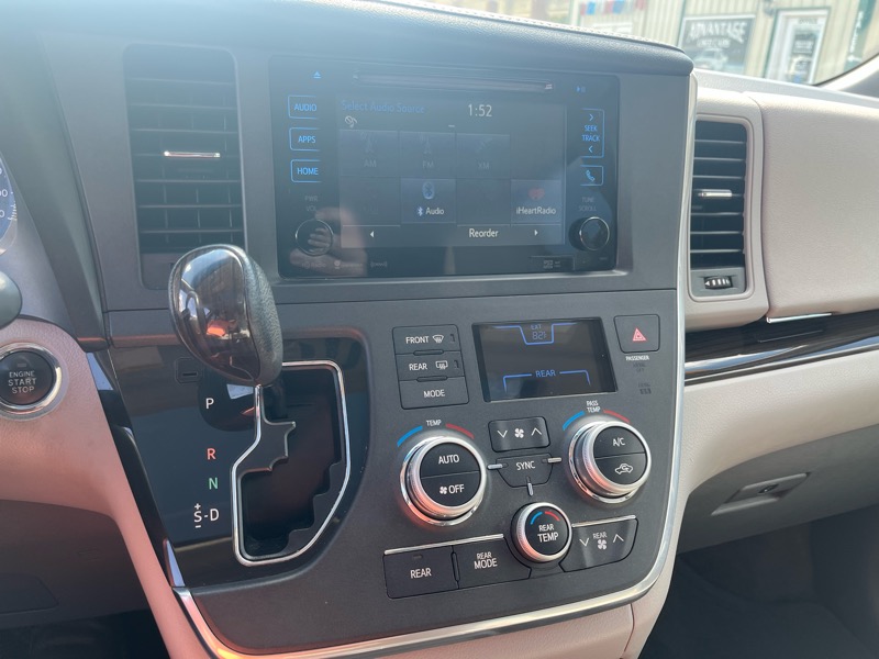 Toyota Sienna  2017 Toyota Sienna  2017