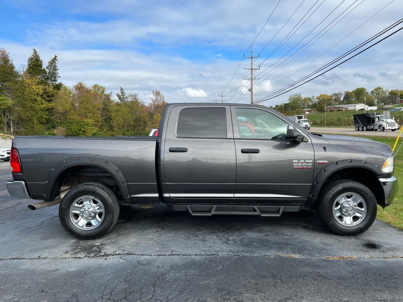 2015 RAM 2500 Tradesman Crew Cab SWB 4WD