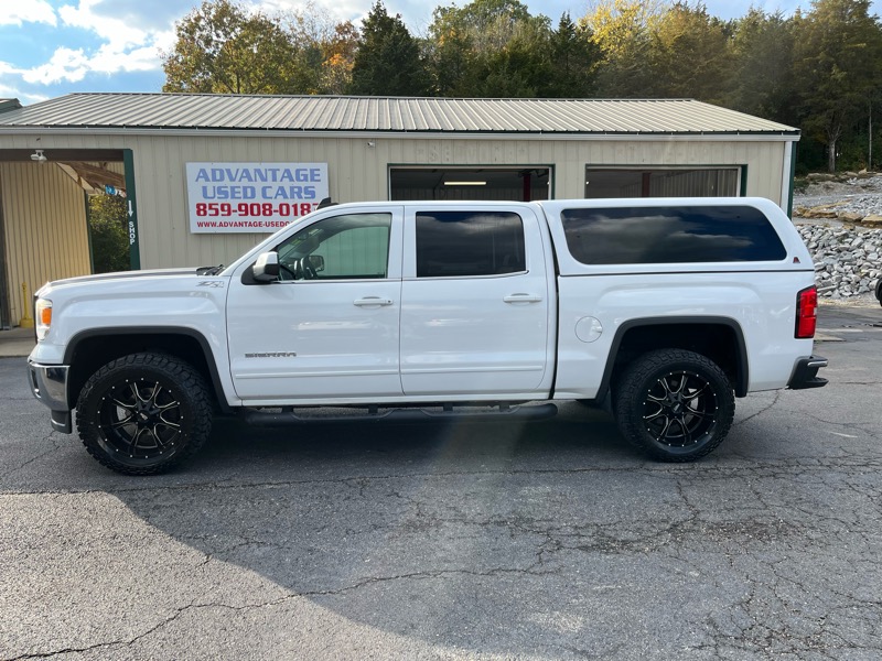 GMC Sierra 1500 SLE Crew Cab Long Box 4WD 2015 GMC Sierra 1500 SLE Crew Cab Long Box 4WD 2015