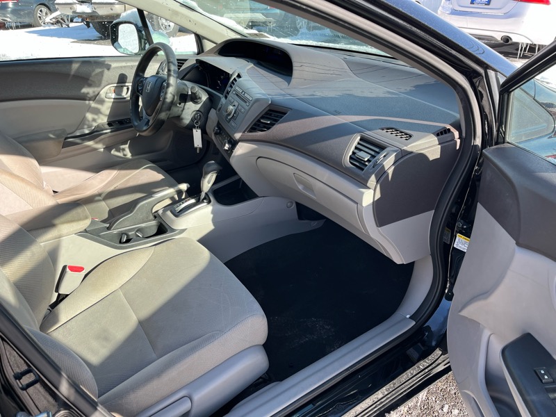 Honda Civic LX Sedan 5-Speed AT 2012