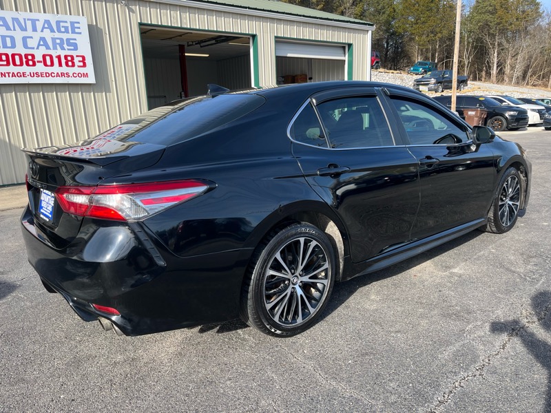 Toyota Camry SE 2019