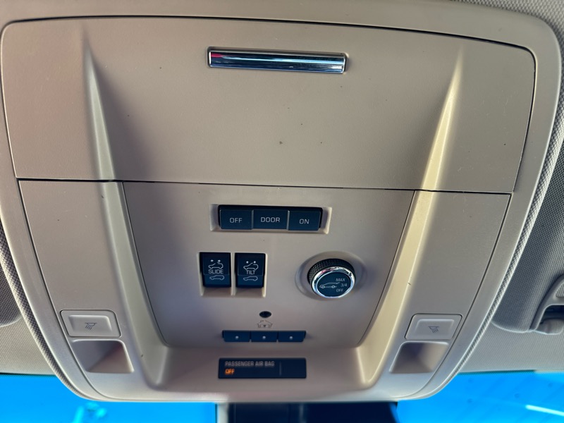 Chevrolet Suburban Premier 4WD 2017