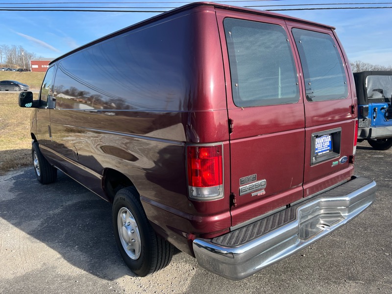 Ford Econoline E-250 2011