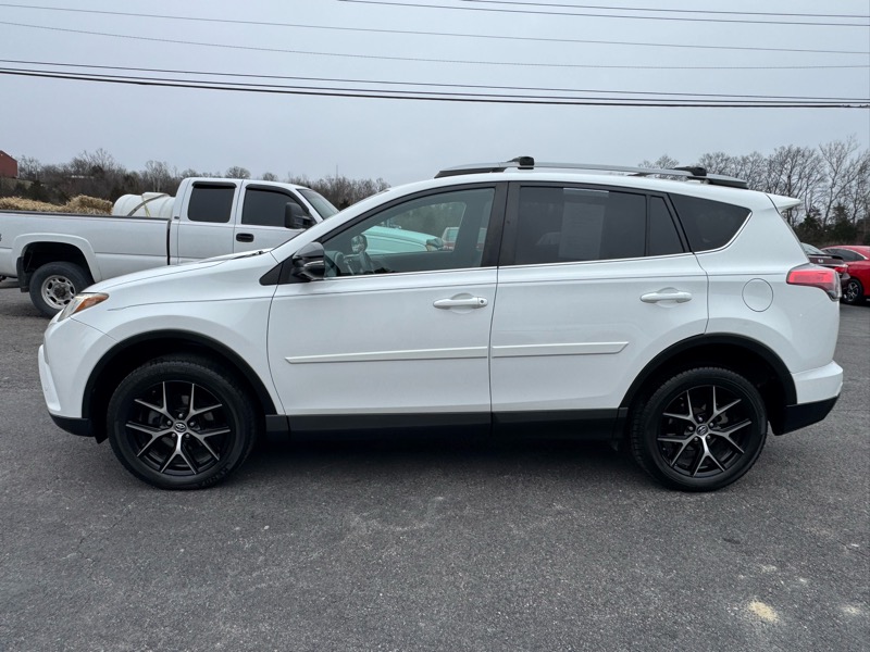 Toyota RAV4 SE 4WD 2017