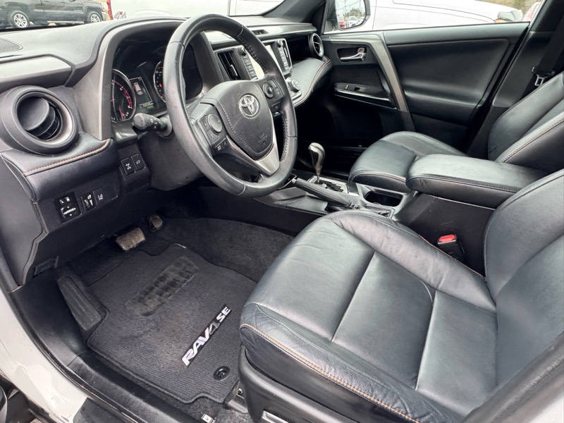 Toyota RAV4 SE 4WD 2017