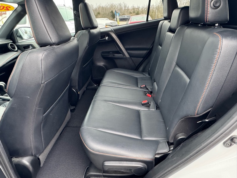 Toyota RAV4 SE 4WD 2017