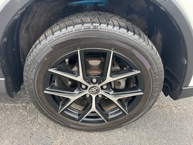 Toyota RAV4 SE 4WD 2017