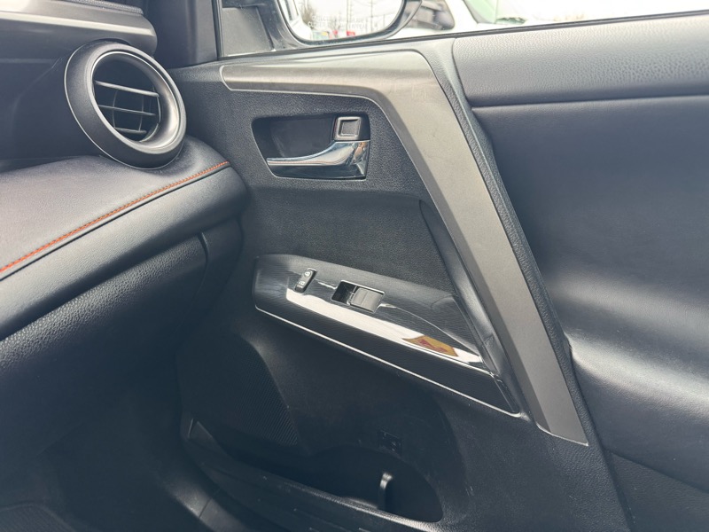 Toyota RAV4 SE 4WD 2017