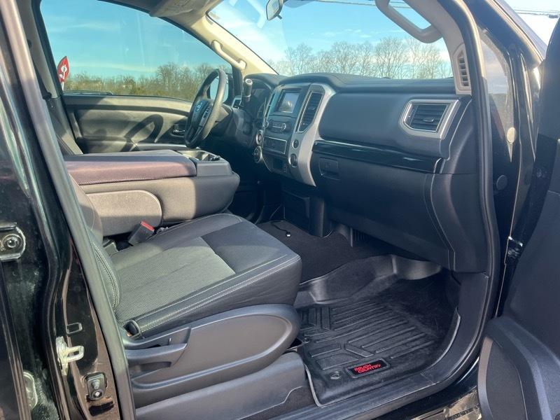 Nissan Titan PRO-4X Crew Cab 4WD SWB 2018