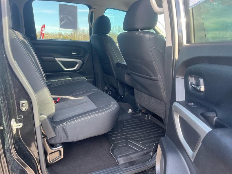 Nissan Titan PRO-4X Crew Cab 4WD SWB 2018