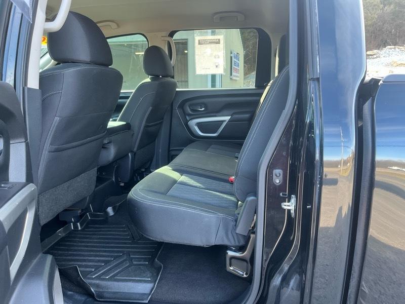 Nissan Titan PRO-4X Crew Cab 4WD SWB 2018