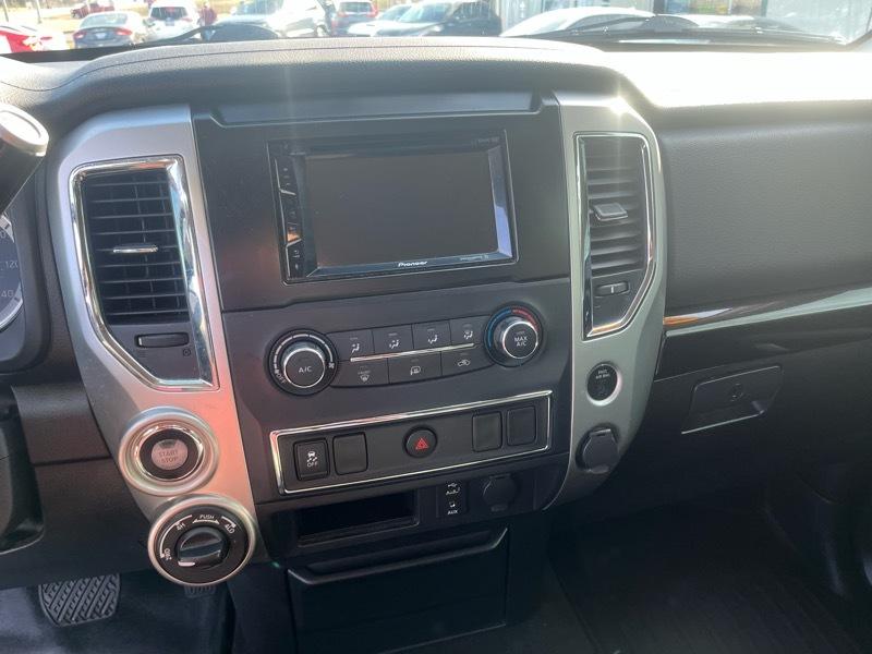 Nissan Titan PRO-4X Crew Cab 4WD SWB 2018