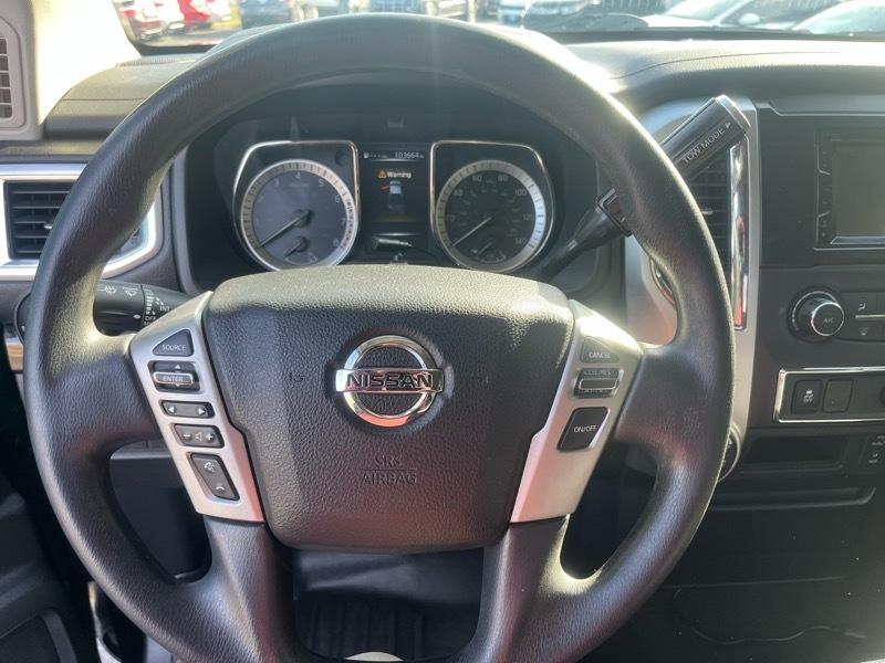 Nissan Titan PRO-4X Crew Cab 4WD SWB 2018