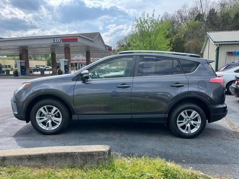 Toyota RAV4 XLE AWD 2017