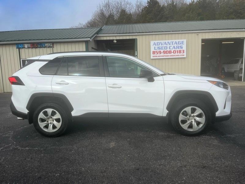 Toyota RAV4 LE AWD 2019