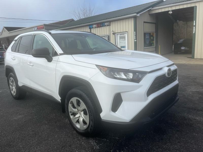 Toyota RAV4 LE AWD 2019