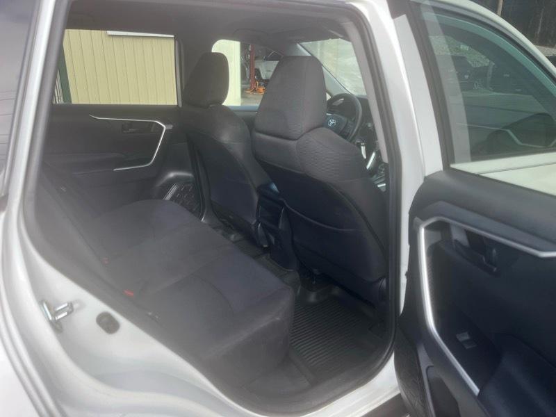 Toyota RAV4 LE AWD 2019