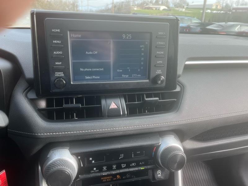 Toyota RAV4 LE AWD 2019