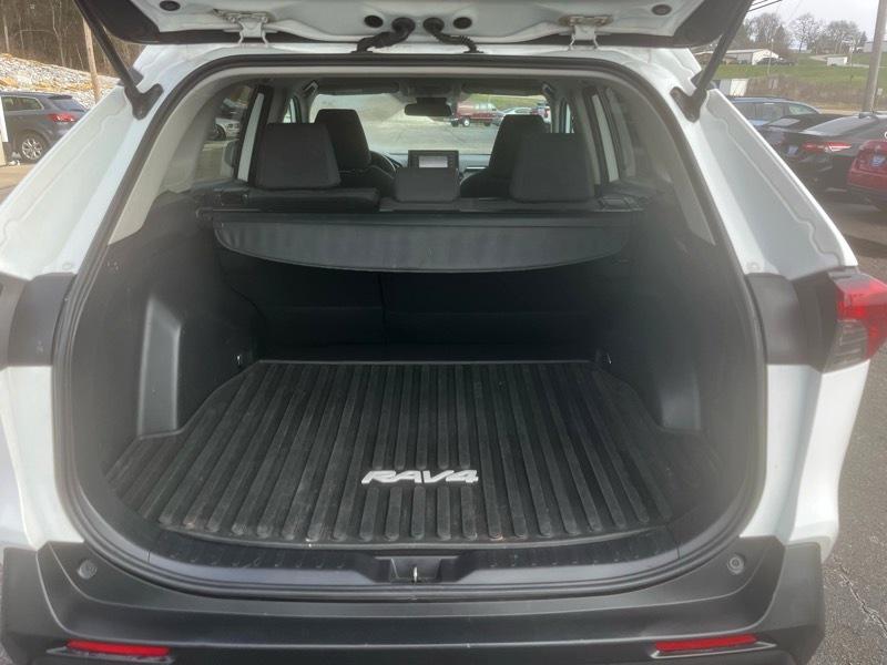 Toyota RAV4 LE AWD 2019