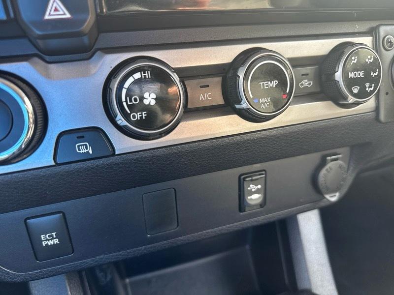 Toyota Tacoma SR5 Double Cab Long Bed V6 6AT 4WD 2016