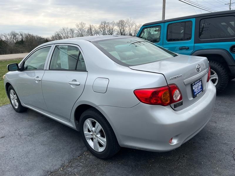 Toyota Corolla LE 4-Speed AT 2010