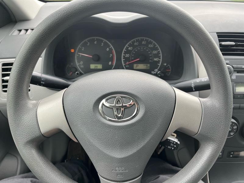 Toyota Corolla LE 4-Speed AT 2010