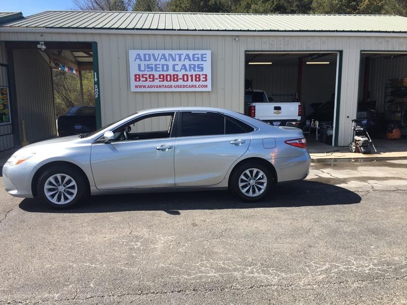 2016 Toyota Camry LE 6-Spd AT