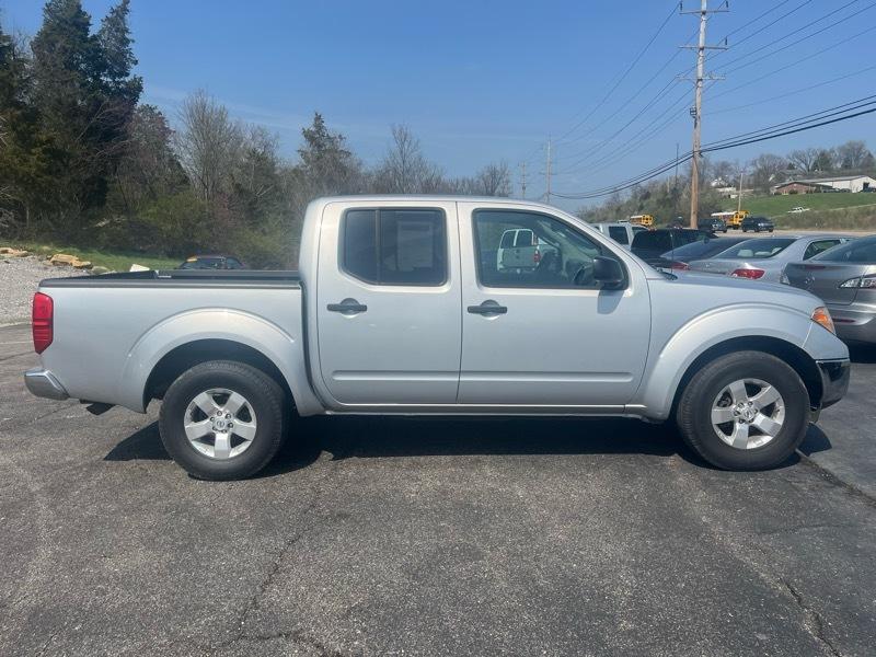 2011 Nissan Frontier SV Crew Cab 2WD