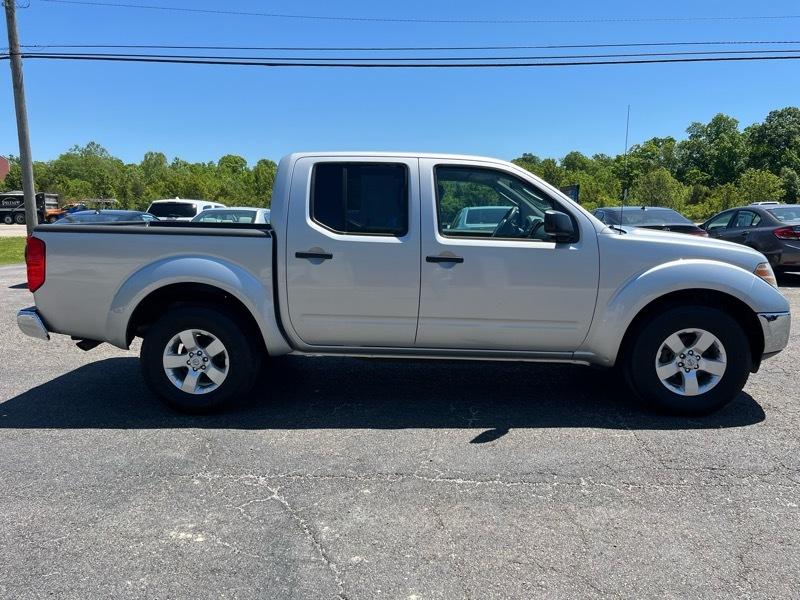 Nissan Frontier SV Crew Cab 2WD 2011