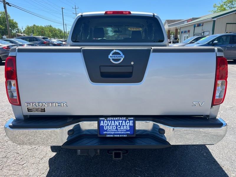 Nissan Frontier SV Crew Cab 2WD 2011