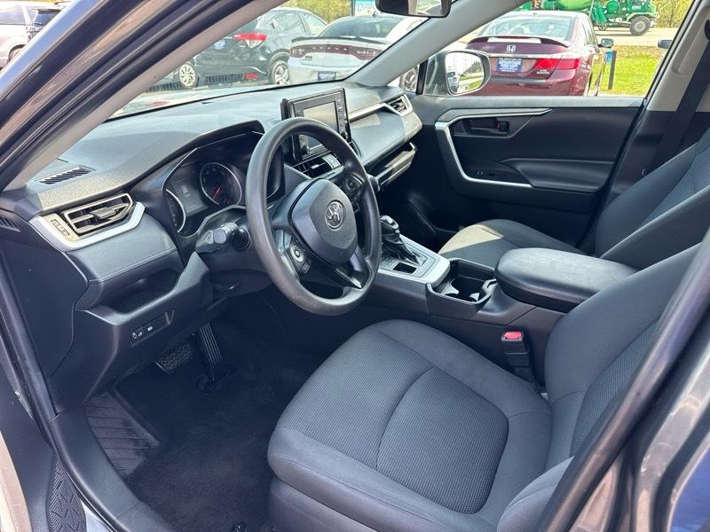 Toyota RAV4 LE AWD 2021