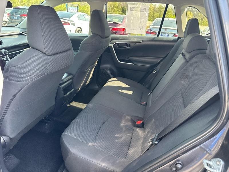 Toyota RAV4 LE AWD 2021