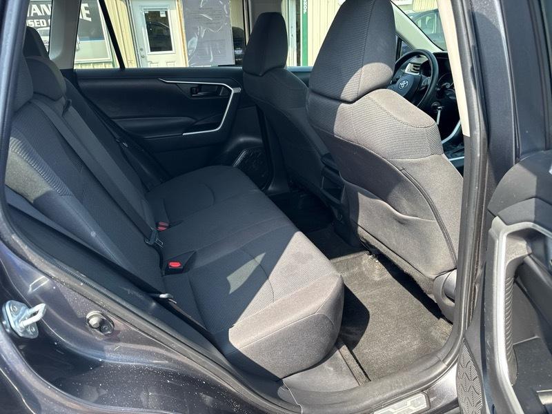 Toyota RAV4 LE AWD 2021