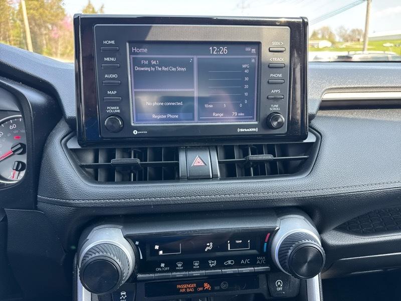 Toyota RAV4 LE AWD 2021