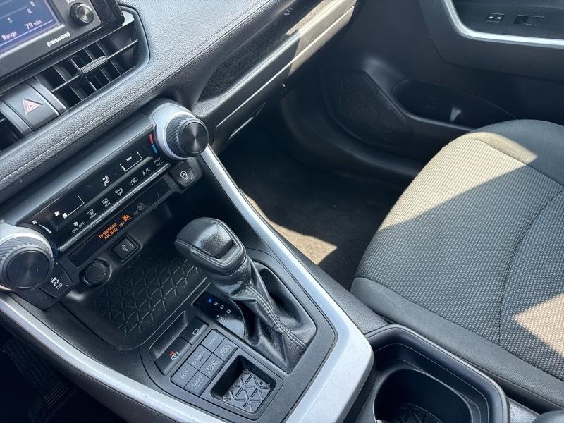 Toyota RAV4 LE AWD 2021