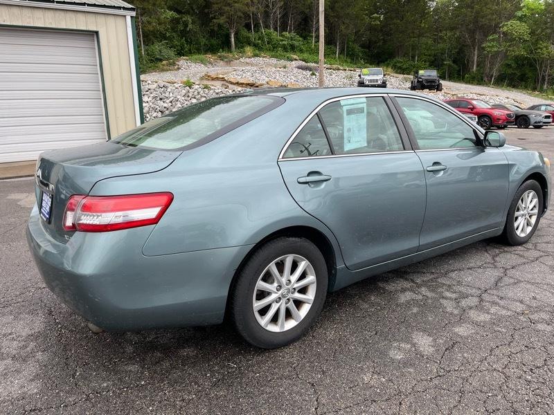 Toyota Camry  2010