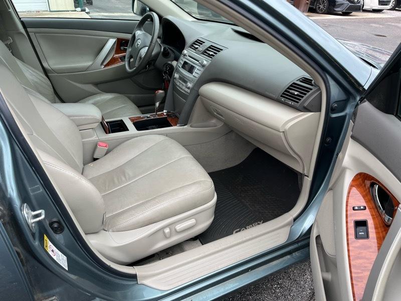 Toyota Camry  2010