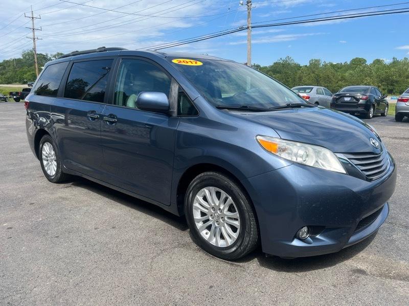 Toyota Sienna Limited Premium 7-Passenger 2017