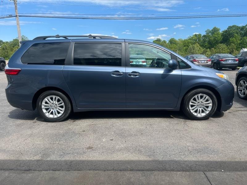 Toyota Sienna Limited Premium 7-Passenger 2017