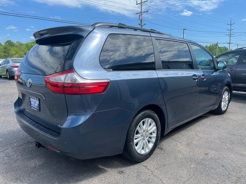 Toyota Sienna Limited Premium 7-Passenger 2017