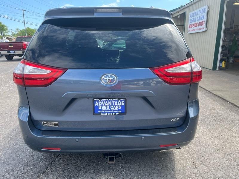 Toyota Sienna Limited Premium 7-Passenger 2017