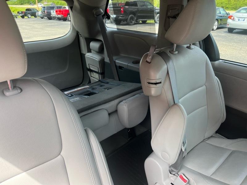 Toyota Sienna Limited Premium 7-Passenger 2017