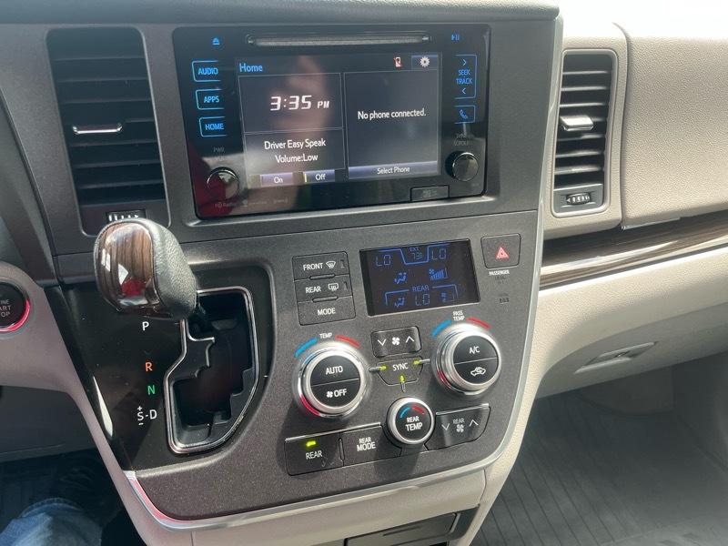 Toyota Sienna Limited Premium 7-Passenger 2017