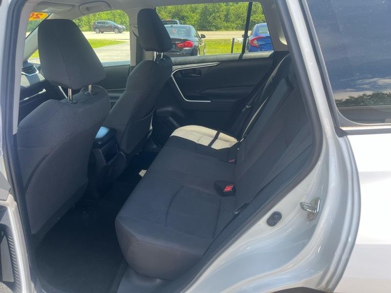 Toyota RAV4 LE AWD 2020