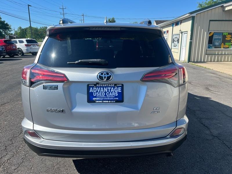 Toyota RAV4 LE AWD 2017
