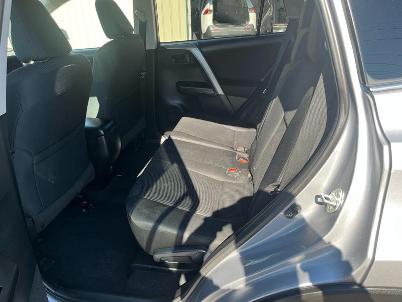 Toyota RAV4 LE AWD 2017